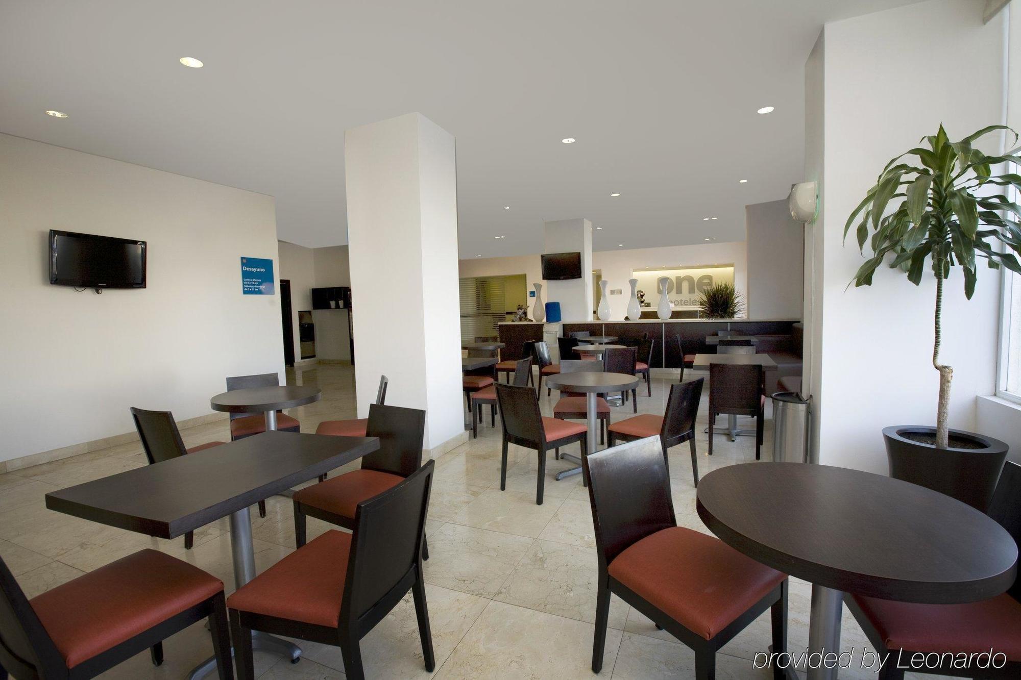 One Aguascalientes Sur Hotel Restaurant photo