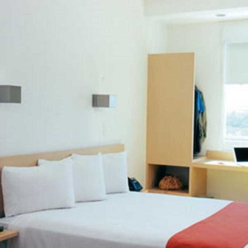 One Aguascalientes Sur Hotel Room photo