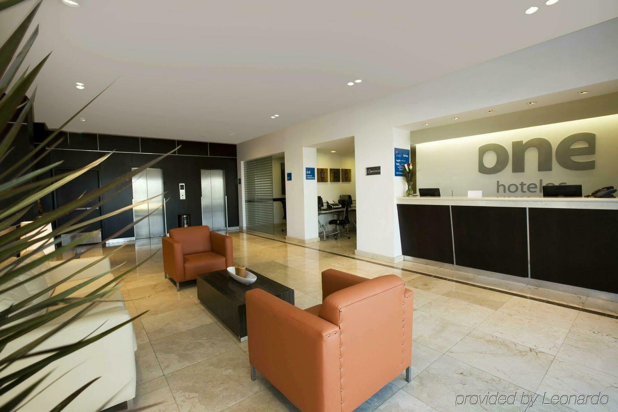 One Aguascalientes Sur Hotel Interior photo